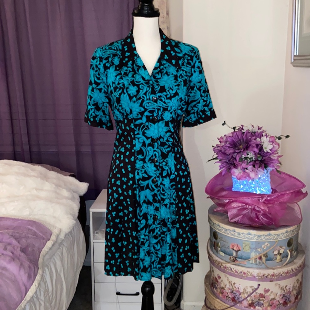 Vintage Paisley Women’s Dress